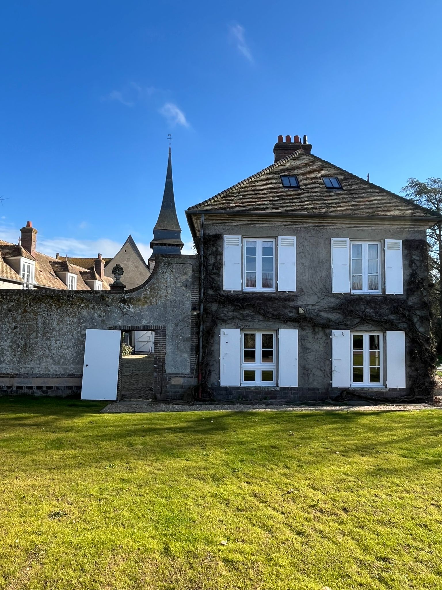 Annexe dépendance — Prieuré Saint-Bû, village de Bû