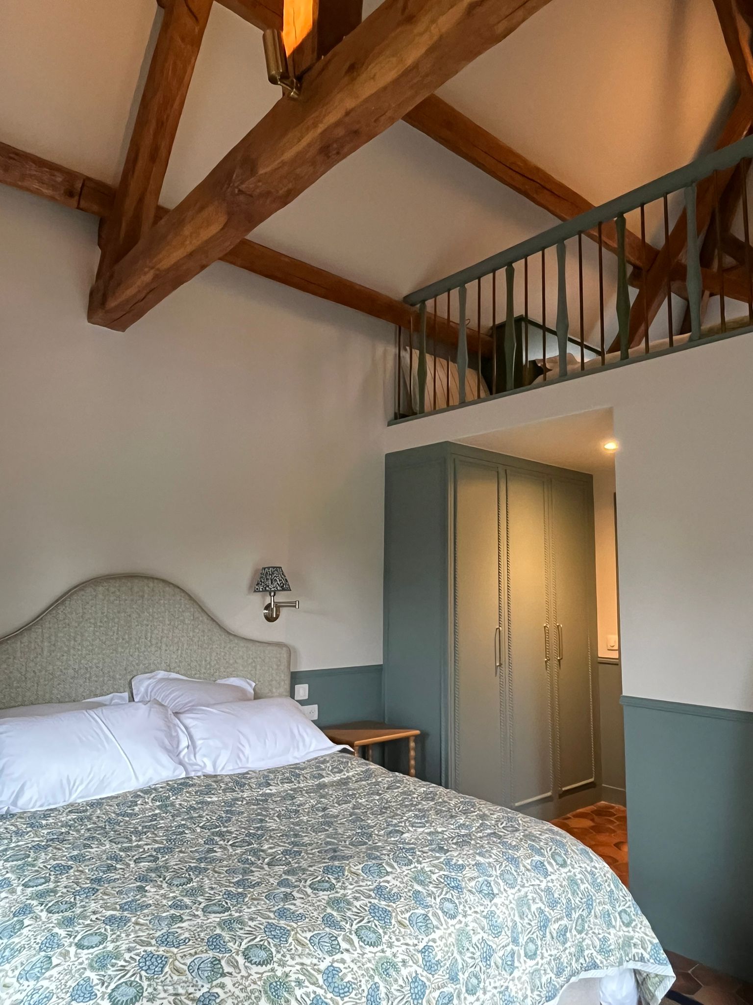 Chambre mezzanine — Prieuré Saint-Bû